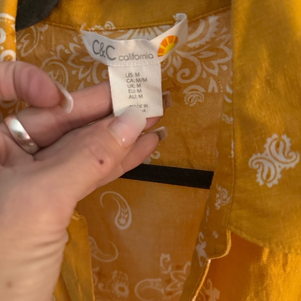 C&C California Yellow Paisley Button Down Shirt - Picture 3 of 3